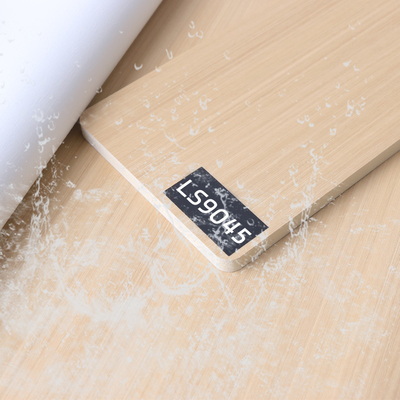 Qualità Il legno solido del grano di legno di larghezza della decorazione interna 1.22m impiallaccia il pannello di parete del PVC Fabbrica